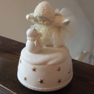 Snow babies music box ( Let it snow)